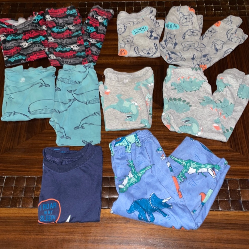(5) pairs of carters pajamas